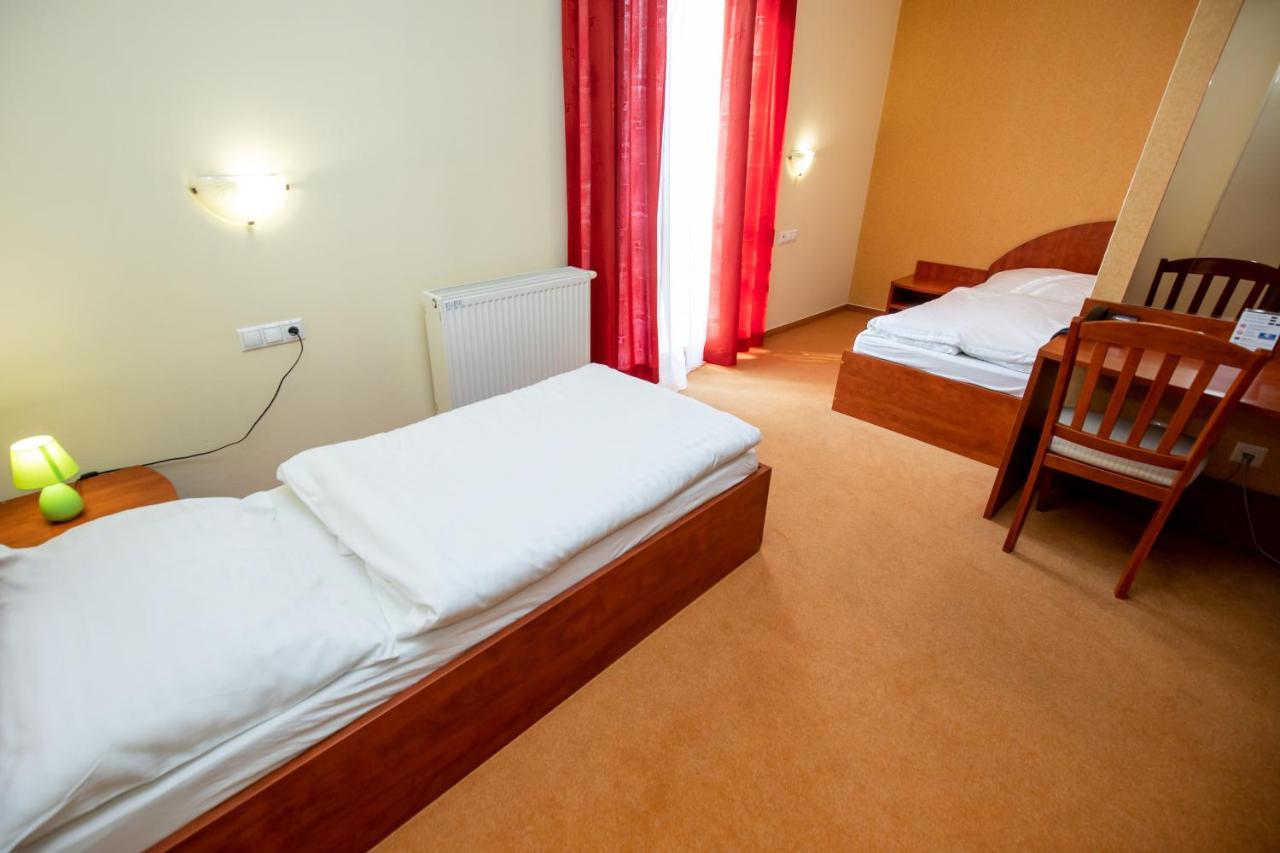 Hotel Boss Žilina Extérieur photo