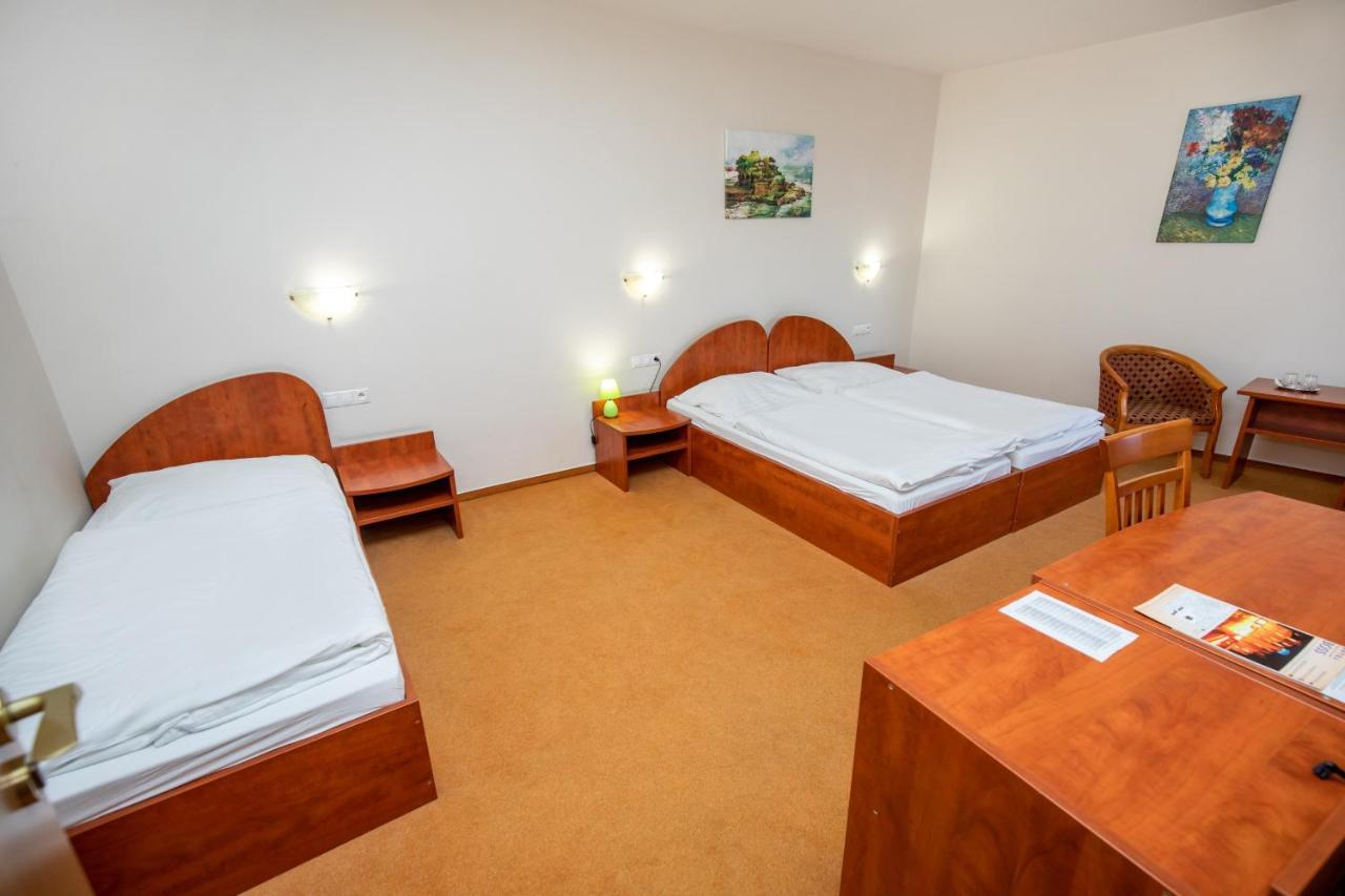 Hotel Boss Žilina Extérieur photo